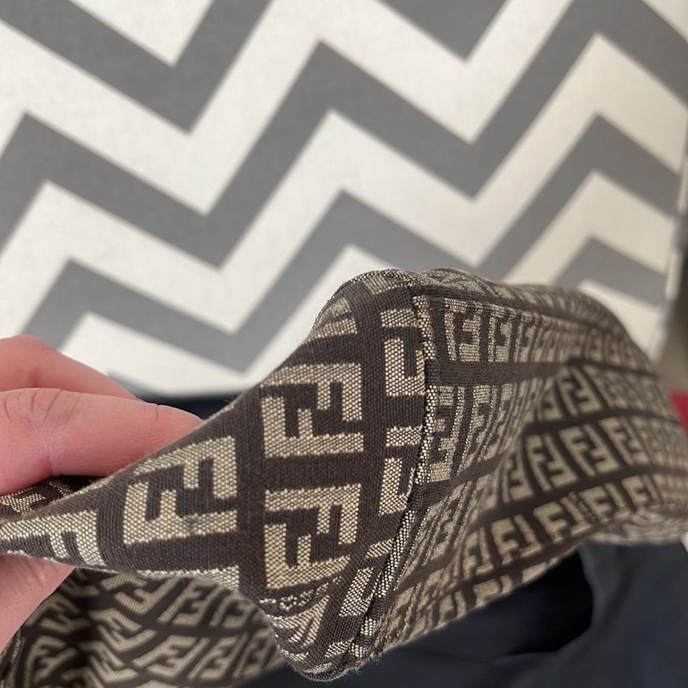 Fendi zucca monogram tote - Picture 5 of 9